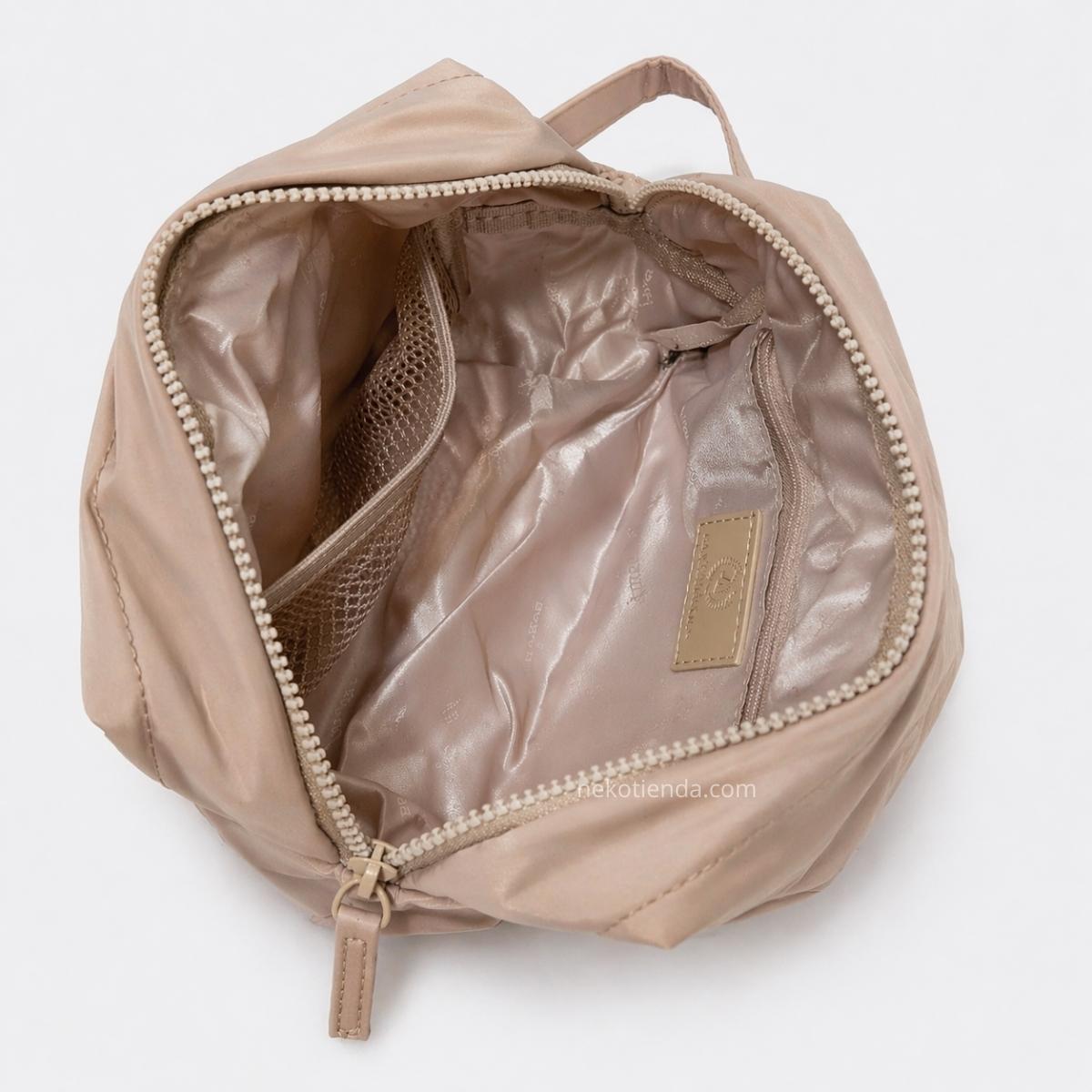 Bolso puffer con neceser