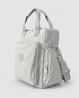 Bolso mochila 3 en 1 de tela nylon con textura de tela mojada, estructurada. Con espacio para laptop de 15.6" 