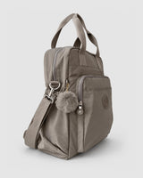 Bolso mochila 3 en 1 de tela nylon con textura de tela mojada, estructurada. Con espacio para laptop de 15.6" 