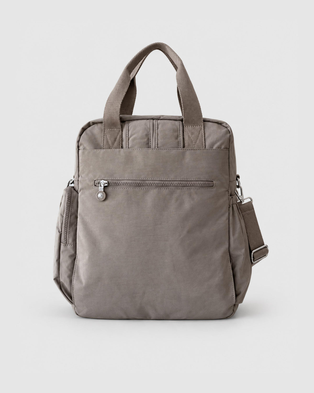 Bolso mochila 3 en 1 de tela nylon con textura de tela mojada, estructurada. Con espacio para laptop de 15.6" 