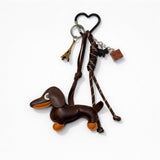 Llavero charm perro salchicha