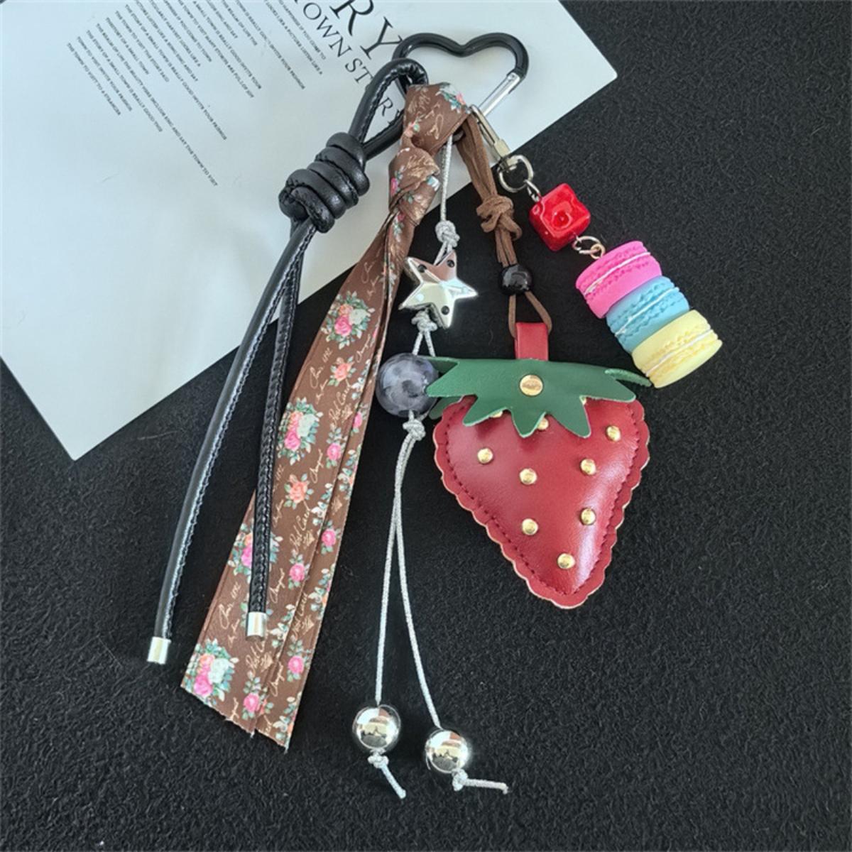Llavero charm fresa
