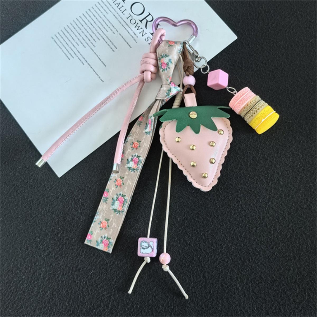 Llavero charm fresa